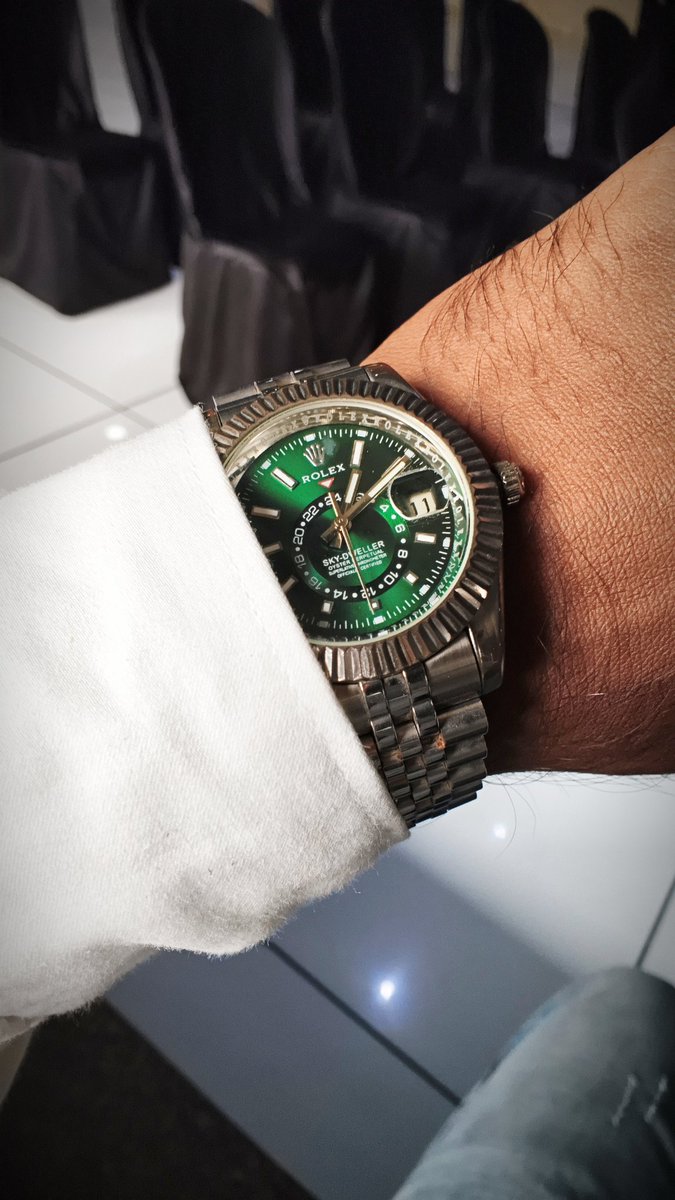 WasimSh7647835's tweet photo. My favorite watch always #rolex https://t.co/DBDhbcliE0