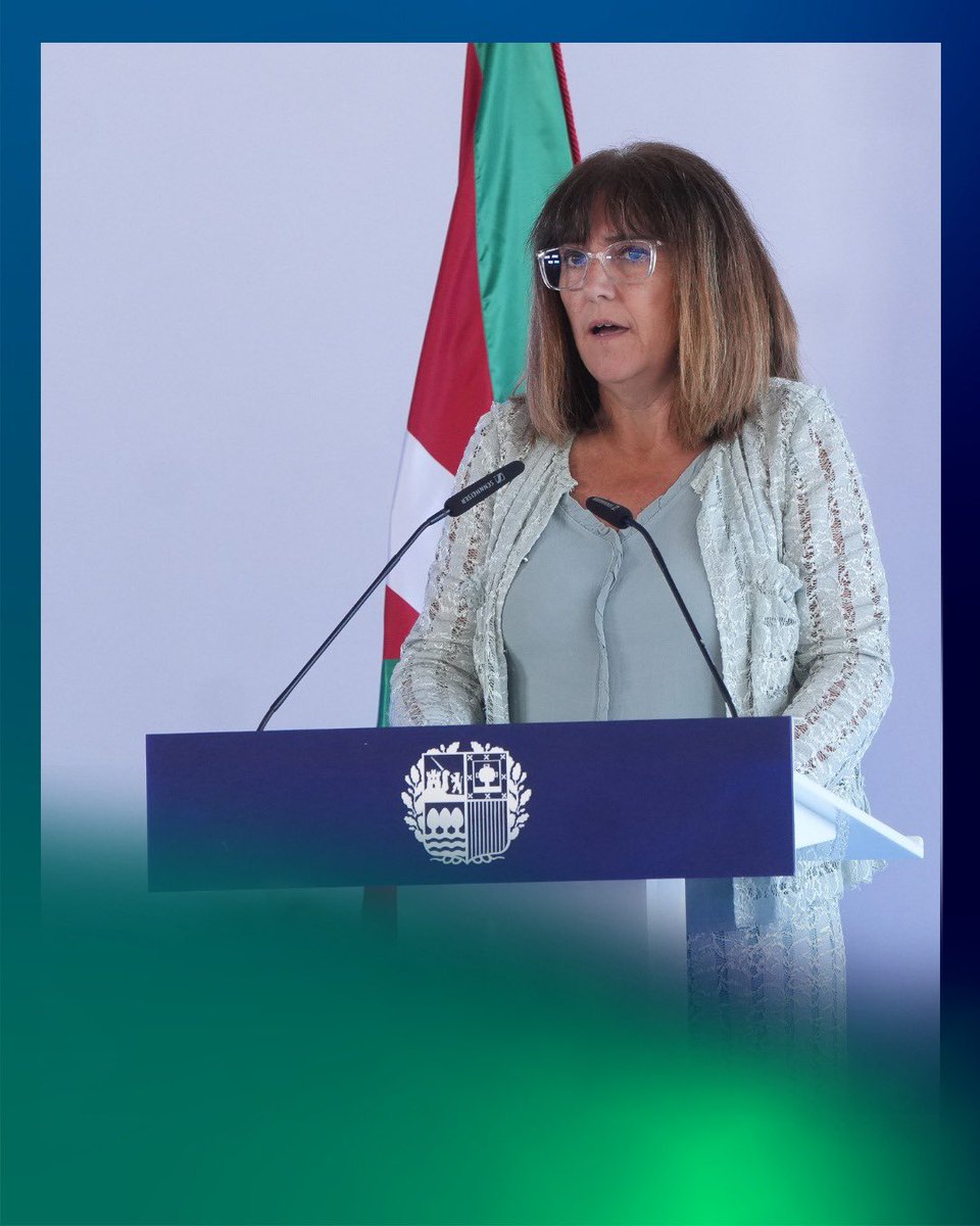 itsaslurraEJGV's tweet photo. 🌊 #EuskadiUrdina martxan. ⚓  Eusko Jaurlaritzak itsasoari lotutako estrategia berria aurkeztu du Ondarroan, berrikuntza, enplegua eta belaunaldi-erreleboa bultzatzeko.  #EuskadiBerria

🔗 https://t.co/s7T5ji8Mh1 https://t.co/Ypr6dCOCk8
