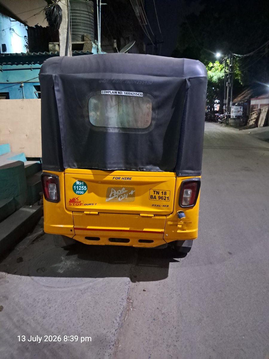 kausimi's tweet photo. The auto driver came on the Opposite way and banged my bike and when asked about the unlawful driving he mentioned some names likely "Parasuraman , Rangan and Krishna and threatened me with life using the local goons name @chennaipolice_ @tnpoliceoffl @CMOTamilnadu @Collr_Chn https://t.co/C4mIwuG80A