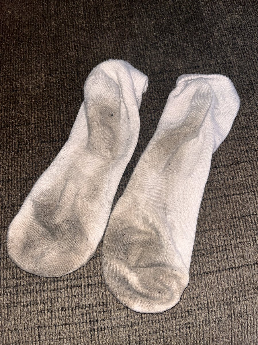 send4fate's tweet photo. My volleyball socks lmao, they are so filthy bc i like to play in socks and my feet sweat a lot😭

#socks #dirtysocks https://t.co/iszg4ABrUk