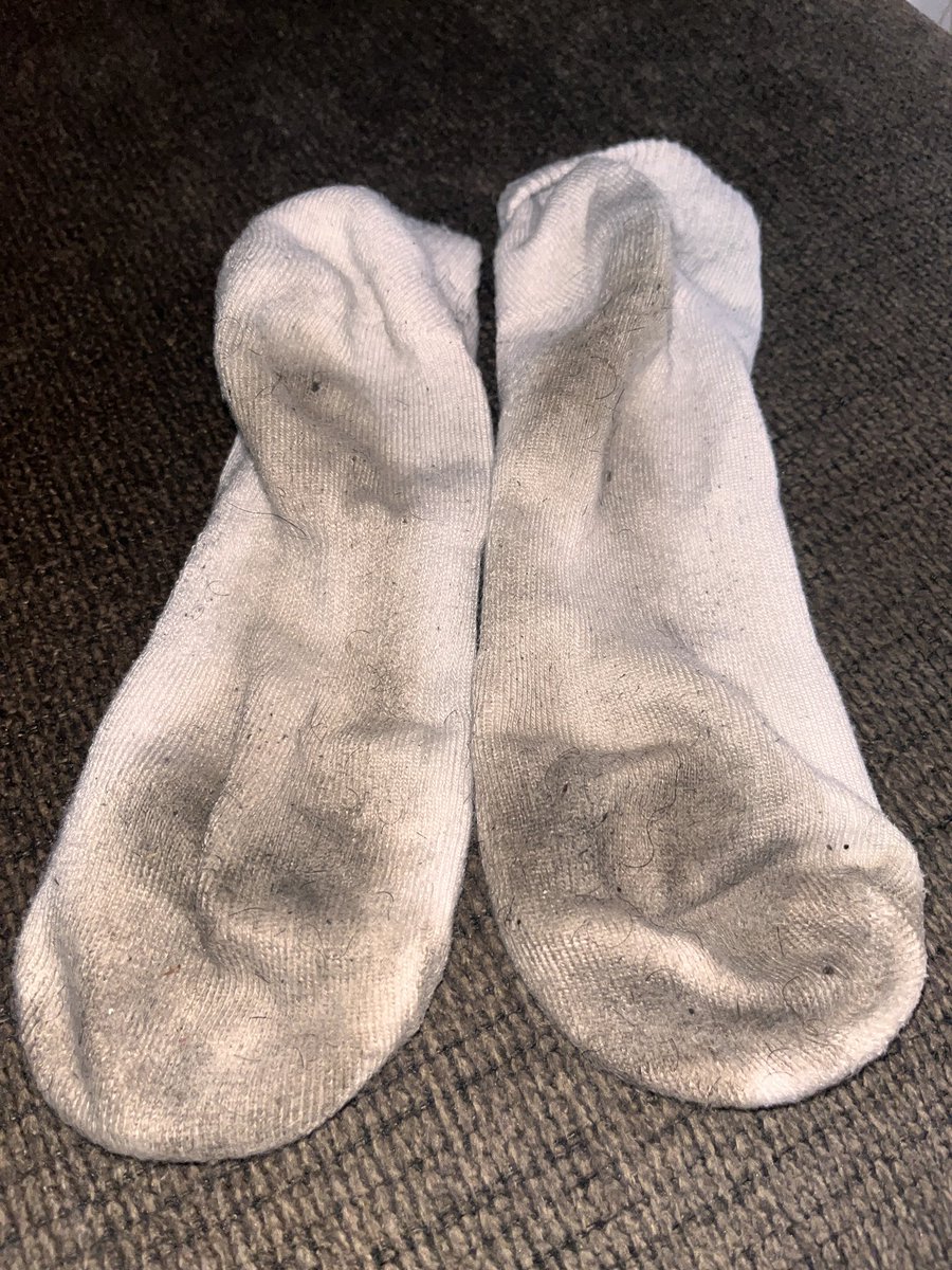 send4fate's tweet photo. My volleyball socks lmao, they are so filthy bc i like to play in socks and my feet sweat a lot😭

#socks #dirtysocks https://t.co/iszg4ABrUk