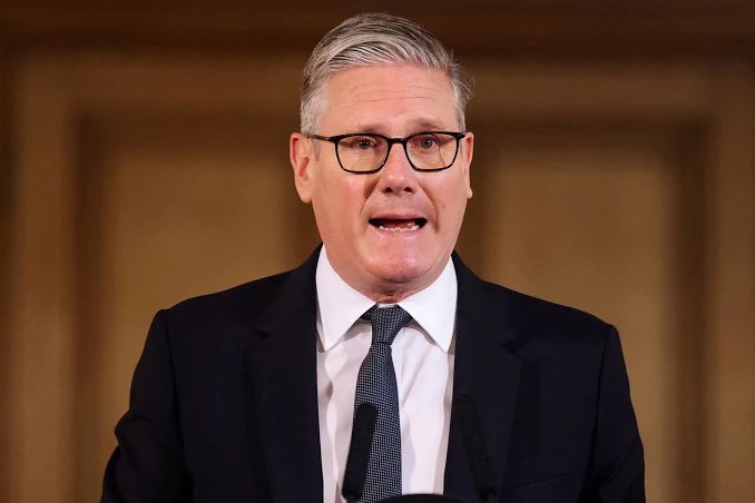 Megatron_ron's tweet photo. 🇬🇧🇮🇱 The United Kingdom will spend more than £250 million over the next three years to protect Jewish communities, per PM Starmer

The funding will include over 500 additional police officers across the UK to increase security in Jewish neighborhoods and synagogues. https://t.co/nRQZ7QzJzO
