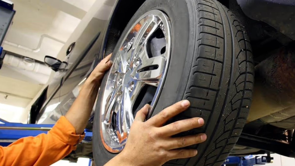 AGWS_Inc's tweet photo. It’s National Rotate Your Tires Day! Be sure to get your tires rotated at your local service department to ensure your vehicle remains performing at its best! #AGWS #maintain #maintenance #vehicles #maintenancetips https://t.co/x3Hnu1scIJ