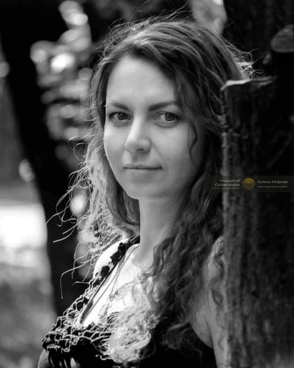 zminaUA's tweet photo. Друком вийшла книга “Щоденник Катерини Савенко”, створена на основі спогадів загиблої мешканки Маріуполя про російську облогу міста навесні 2022 року. https://t.co/wpxlhUaMon