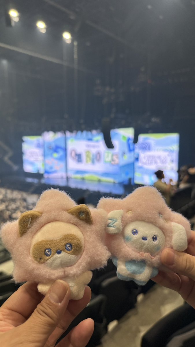 ymms510115's tweet photo. ⭐️AND2BLE神戸7/12⭐️
久しぶりにハオちゃんに会えて嬉しかったのと期待以上に楽しかった🥰
遠かったけど２階までハオちゃん来てくれたし私の左横の通路の1番上までギュビンが😳😍
また行きたいな。。

#AND2BLE https://t.co/0kY3qFTVxS
