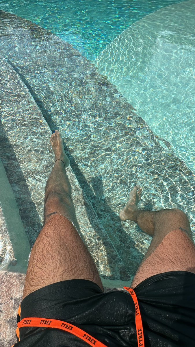 targaryensummer's tweet photo. 💦💦🐬 https://t.co/aTo4VH1joJ
