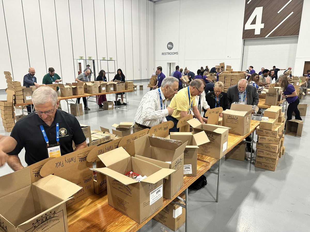andrewmuhl's tweet photo. LA delegation hard at work packing meals for the @CSGSouth #SLCKY2026
 #CampaignAgainstHunger @AARPLouisiana https://t.co/hns4aS5t4F