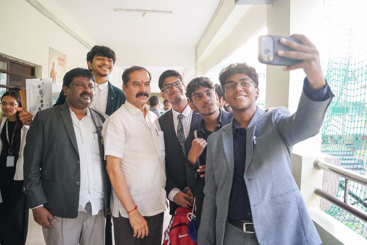 dasyamofficial's tweet photo. Youth Are the Future… Their Talent Will Shape the World

Young people must develop leadership qualities.

The services of the India’s International Movement to Unite Nations (I.I.M.U.N.) in creating awareness among students about leadership and international relations are truly commendable, said former Government Chief Whip and former MLA Dasyam Vinay Bhaskar.

He was the chief guest at the I.I.M.U.N. conference held on Sunday at Birla Open Minds International School, Warangal, where he addressed students and participants.

Speaking on the occasion, Dasyam Vinay Bhaskar appreciated I.I.M.U.N. for its efforts to nurture leadership qualities among young people and enhance their understanding of international affairs. He stated that the students present today are the future decision-makers of India and the world. He expressed confidence that tomorrow’s leaders, doctors, engineers, administrators, and innovators will emerge from today’s youth.

He recalled that three generations of Indians fought for the country’s independence, while the previous generation in Telangana struggled for statehood, water, funds, and employment. He said that they successfully achieved a separate Telangana and that under the leadership of K. Chandrashekar Rao (KCR), the state became one of the best-performing states in the country, earning admiration from across the world. He also praised K. T. Rama Rao (KTR) for strengthening Telangana’s industrial and IT sectors, enabling the state to compete globally.

He assured students and young people that he would always be available to support them and remain committed to helping build a brighter future for the youth.

He further emphasized that in order to face today’s global challenges, young people must develop a strong understanding of international issues and global affairs. He congratulated all the students from various schools and colleges who participated in the conference and said that committee discussions such as these help enhance critical thinking, communication, and debating skills among youth.

On the occasion, awards including Best Delegate and other recognitions were presented to students who demonstrated outstanding performance.

The event was attended by I.I.M.U.N. representatives, N. Venkateshwar Rao, Correspondent of Birla Open Minds International School, teachers, and students.
@iimunofficial @BRSparty @KTRBRS @BRSHarish #iimun #dasyam #iimunwarangal #hanmakonda #brsparty