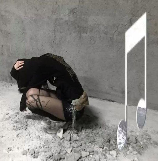 mia tweet media