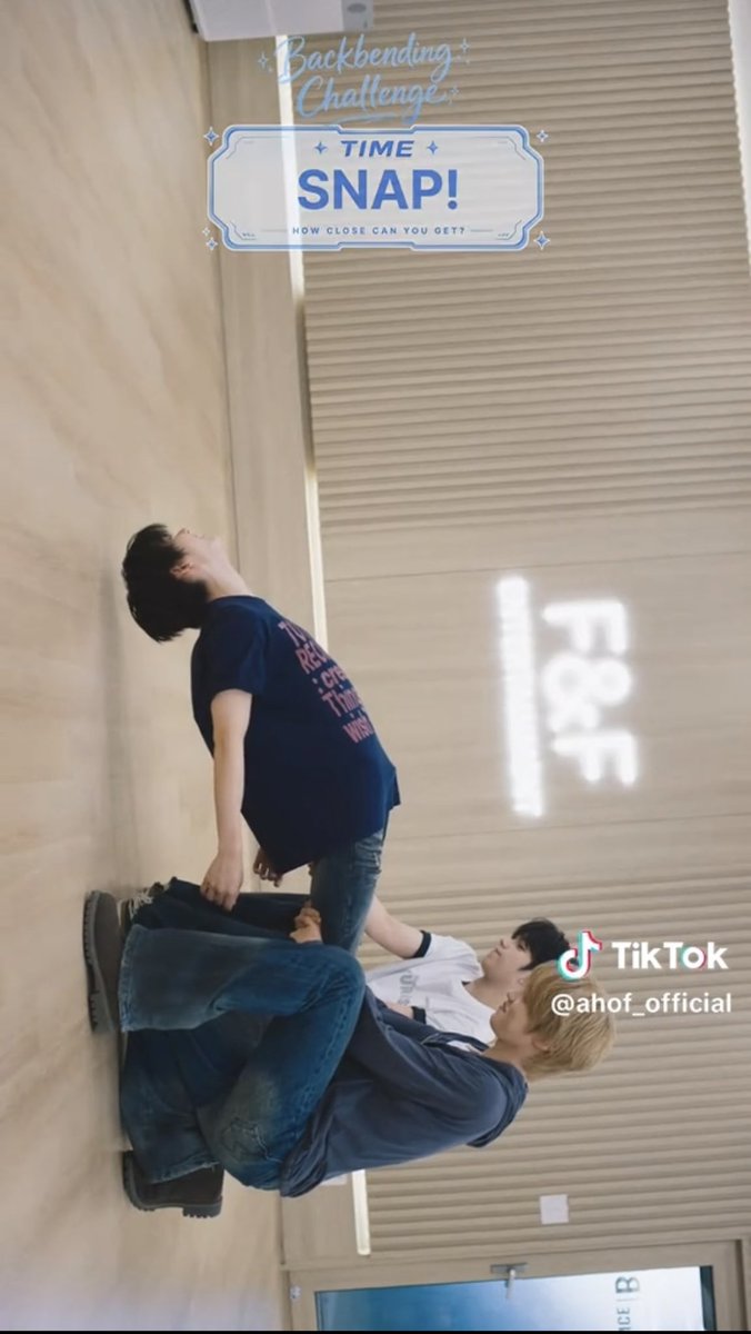 ProfKei_ahof's tweet photo. The gasp I let out when I saw Hani's pogi face 

And the gasp I let out when I saw that it's a HanJayWon content 

And the gasp I let out when Hani achieved a really good back bend because hello core strength?? 

And the gasp I let out when I saw Haneulz holding hands 

Yep now I forgot how to breathe 🫠🫠🫠☠️☠️☠️