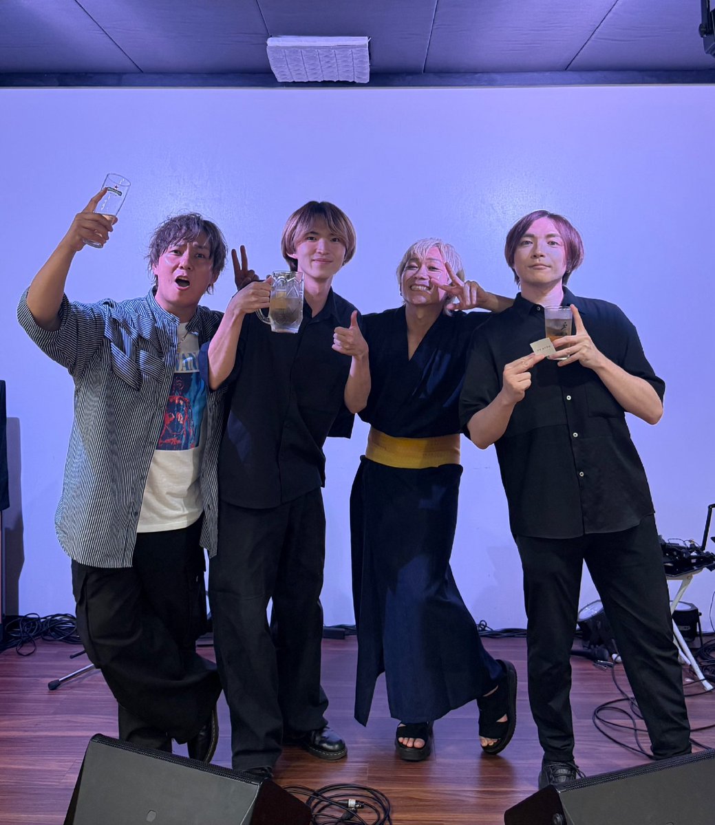 uetakenichi's tweet photo. 今日のDYCUBEイベントの出演者と📷

左から 

やまけい@yamakei_0314  
拓音＠takuto_music_10 
植田健一
片山遼＠Katayama_Ryo 

お客様を含めた皆んなで作った最高の一日。
ありがとうございました😊 https://t.co/ksPg6EzXbl