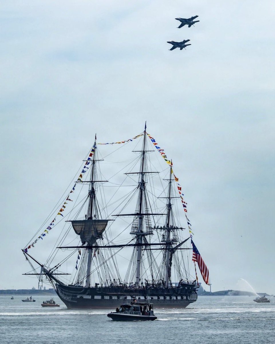 PubWanghaf's tweet photo. It’s crazy that in the time period between Whites building that boat and those planes, Africans still never managed to figure out digging wells https://t.co/uu9uw2SmPD