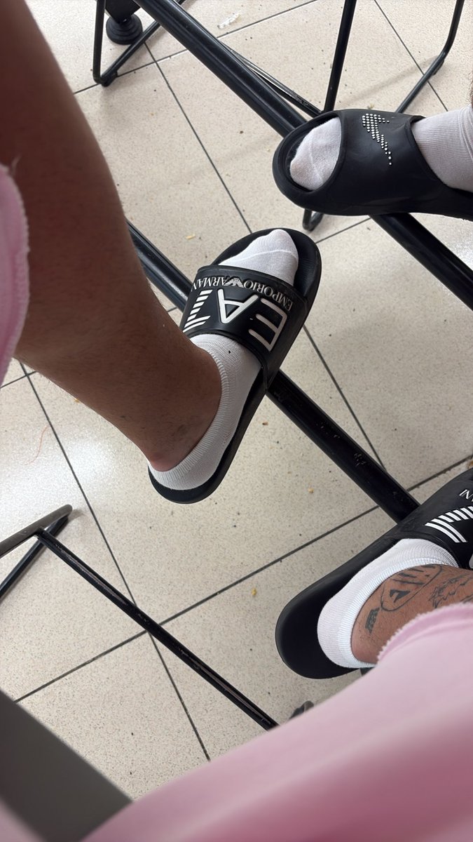 seviaaron's tweet photo. Hola perras si me dais el suficiente dinero como para comprarme otras q me gustan os regalo estas usadas por mi 

#findomcash #findomdrains #findommaster #sumisofinanciero #esclavofinanciero #cashmaster #paypig https://t.co/L98lZV50CQ
