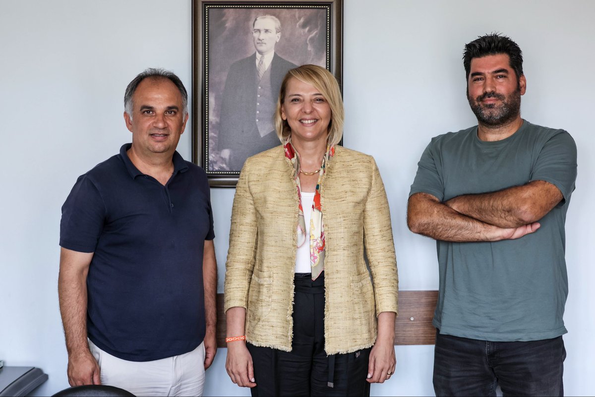 haticeoztr's tweet photo. Medya ziyaretlerimiz kapsamında bugün,
Lider Medya’dan Sayın Sabri Çağlar ve Sayın İbrahim Okumamış;
Körfez Gazetesi’nden Sayın Rasim Gündüz ve Sayın Engin Korkmaz; 
Ekspres Gazetesi’nden Sayın İhsan Coşkun ve Sayın Selim Çelik; 
Kanal V’den Sayın Akif Arıcı, Sayın Peri Çelik Şan ve Sayın Itır Bayarı; 
Varış Haber’den Sayın Nesrin Mater ile bir araya geldik.

Şehrimizin dünü, bugünü ve vizyonumuz üzerine son derece verimli istişareler gerçekleştirdik. Antalya basınımızın değerli temsilcilerine misafirperverlikleri, hoş sohbetleri ve kentimize kattıkları değer için yürekten teşekkür ederim.
