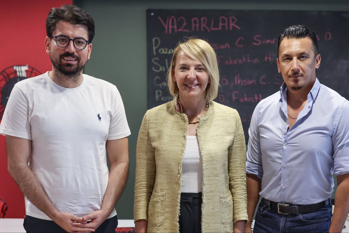 haticeoztr's tweet photo. Medya ziyaretlerimiz kapsamında bugün,
Lider Medya’dan Sayın Sabri Çağlar ve Sayın İbrahim Okumamış;
Körfez Gazetesi’nden Sayın Rasim Gündüz ve Sayın Engin Korkmaz; 
Ekspres Gazetesi’nden Sayın İhsan Coşkun ve Sayın Selim Çelik; 
Kanal V’den Sayın Akif Arıcı, Sayın Peri Çelik Şan ve Sayın Itır Bayarı; 
Varış Haber’den Sayın Nesrin Mater ile bir araya geldik.

Şehrimizin dünü, bugünü ve vizyonumuz üzerine son derece verimli istişareler gerçekleştirdik. Antalya basınımızın değerli temsilcilerine misafirperverlikleri, hoş sohbetleri ve kentimize kattıkları değer için yürekten teşekkür ederim.