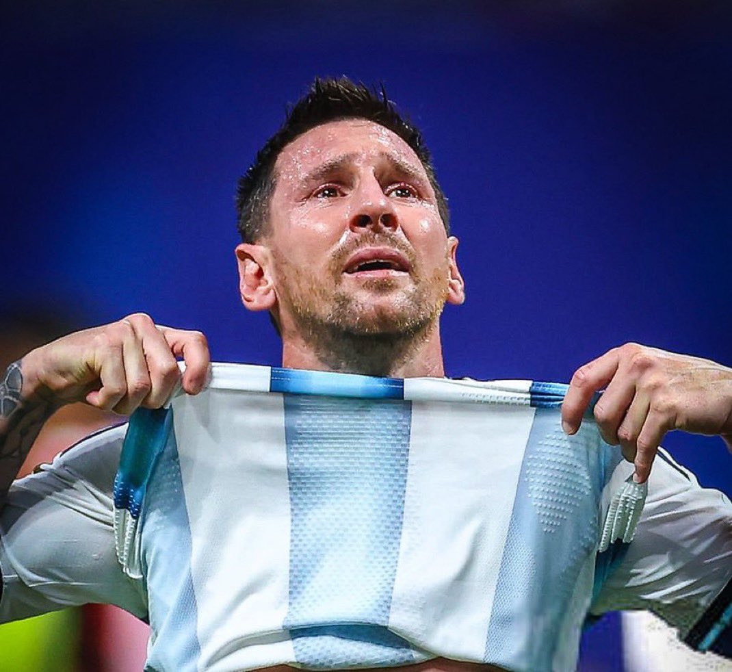 i_Revant's tweet photo. @M10GOAT كيف يتخيل شكل ميسي بعد كلامه هذا 🤣 https://t.co/OHuQf2M3dm