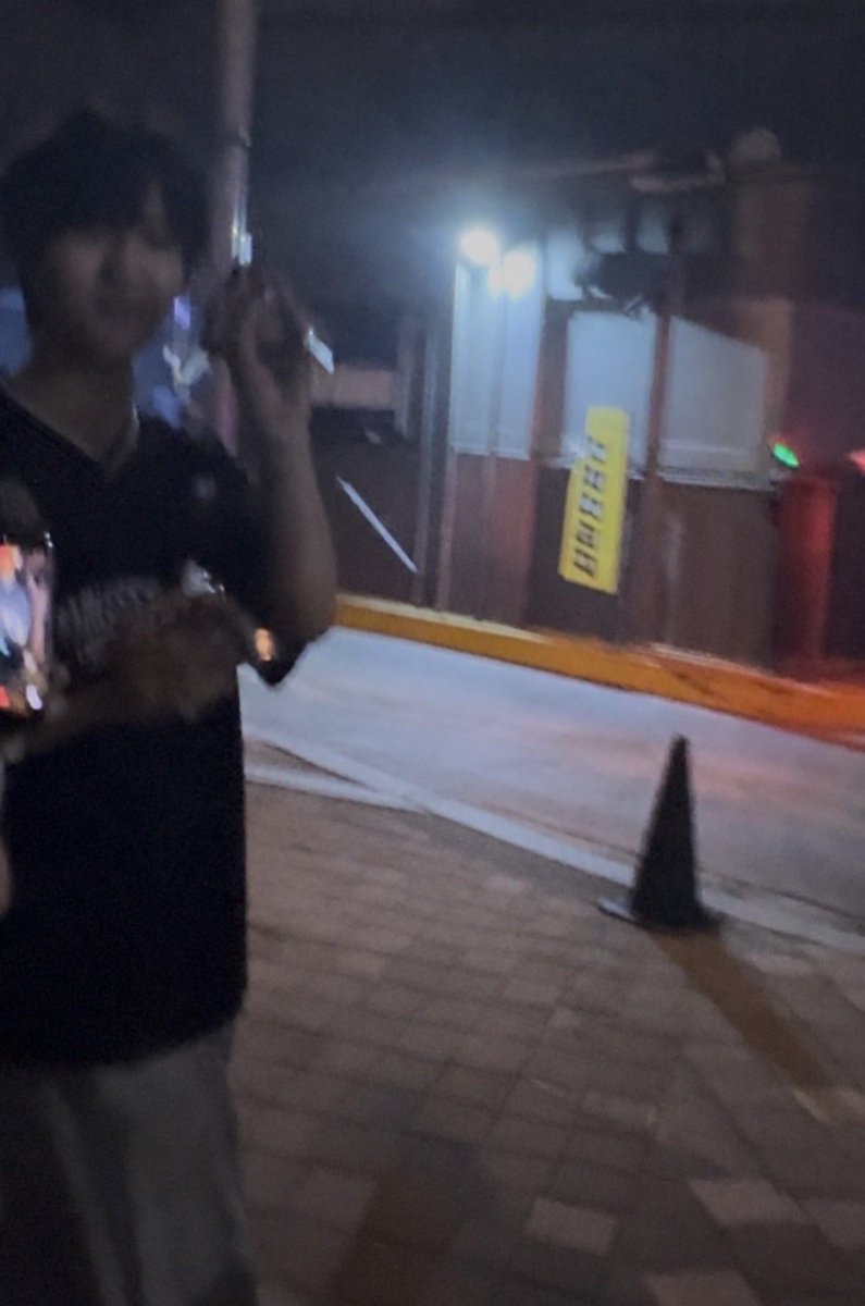wsdk0k's tweet photo. 칭찬해줘서 기분 하룰라라감 https://t.co/Phl875mKDw