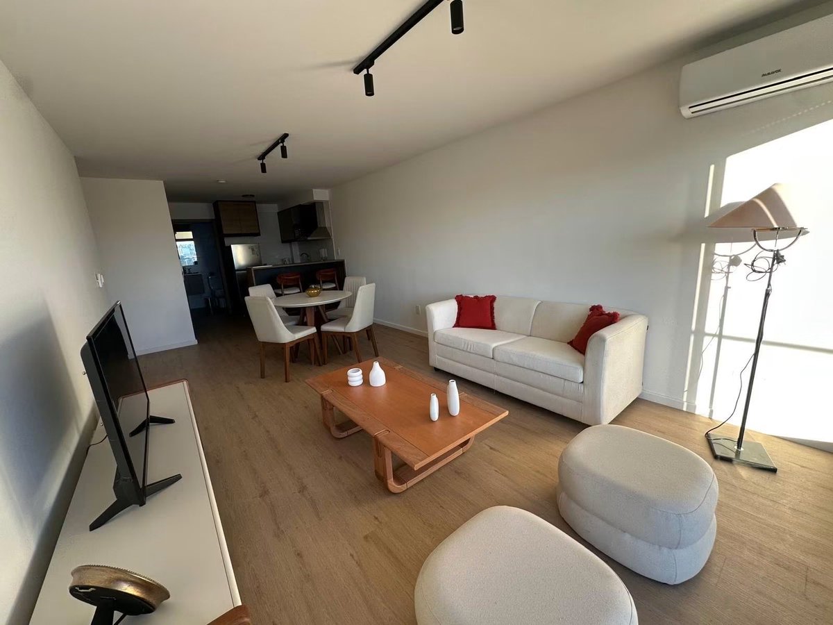 AlejandroBuysan's tweet photo. Alquiler apartamento Amoblado 1 dormitorio en Punta Carretas, Barbacoa con parrillero, Gimnasio, Cowork, Rooftop y Lavadero.
Inigualable ubicación, a pasos del Golf, Parque Rodó y Pocitos. 
Incluye Garaje y Amoblamiento. Precio 1.460.-

https://t.co/BvlaJNGsmT https://t.co/zME26QfunS