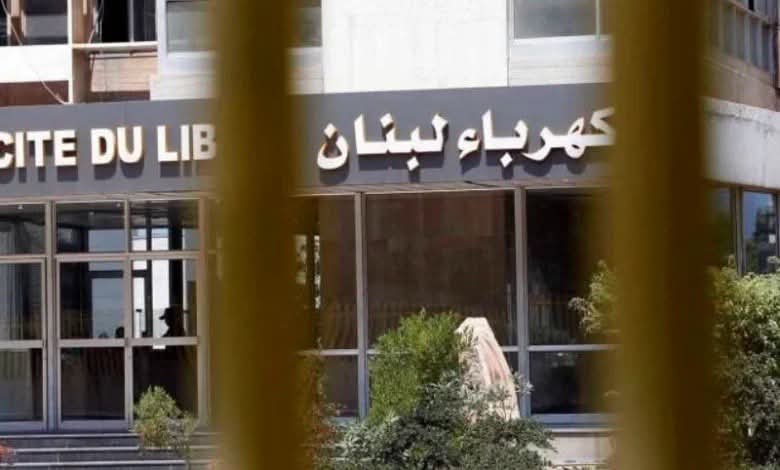 joey_grgs's tweet photo. *كهرباء لبنان تحذّر من انقطاع شامل للتيار في أي وقت.*

نشكر الله استلموا القوات الوزارة! صارت عم تشعشع اسمالله ٢٤/٢٤ متل وعودهن 😅 لأ والحلو انو الجباية ع تسعيرة مصححة ومرتفعة مش متل التسعيرة القديمة ايام الدعم ! بس هلق القوتجيين بيسدّوه https://t.co/HP2goWu75e