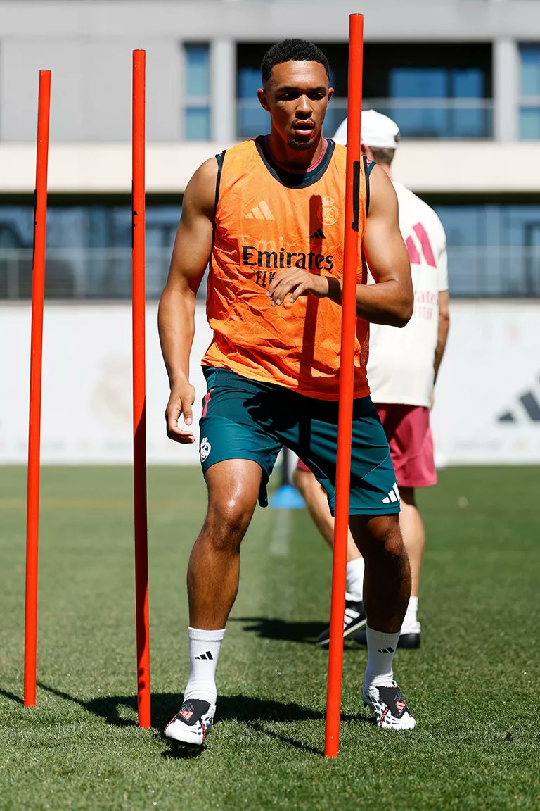 MadridXtra's tweet photo. TRENT! 👋🏻🚨 https://t.co/vx7xmVluq1