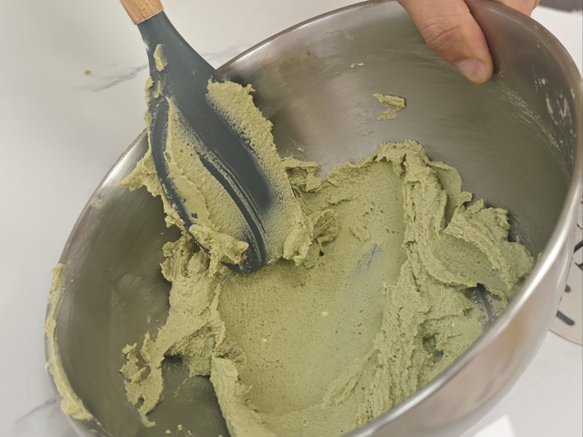kangaaji_'s tweet photo. Just turned my messy kitchen into a warm cookie wonderland  First bake of the year = pure sugary joy! https://t.co/kC4nHA73Ba