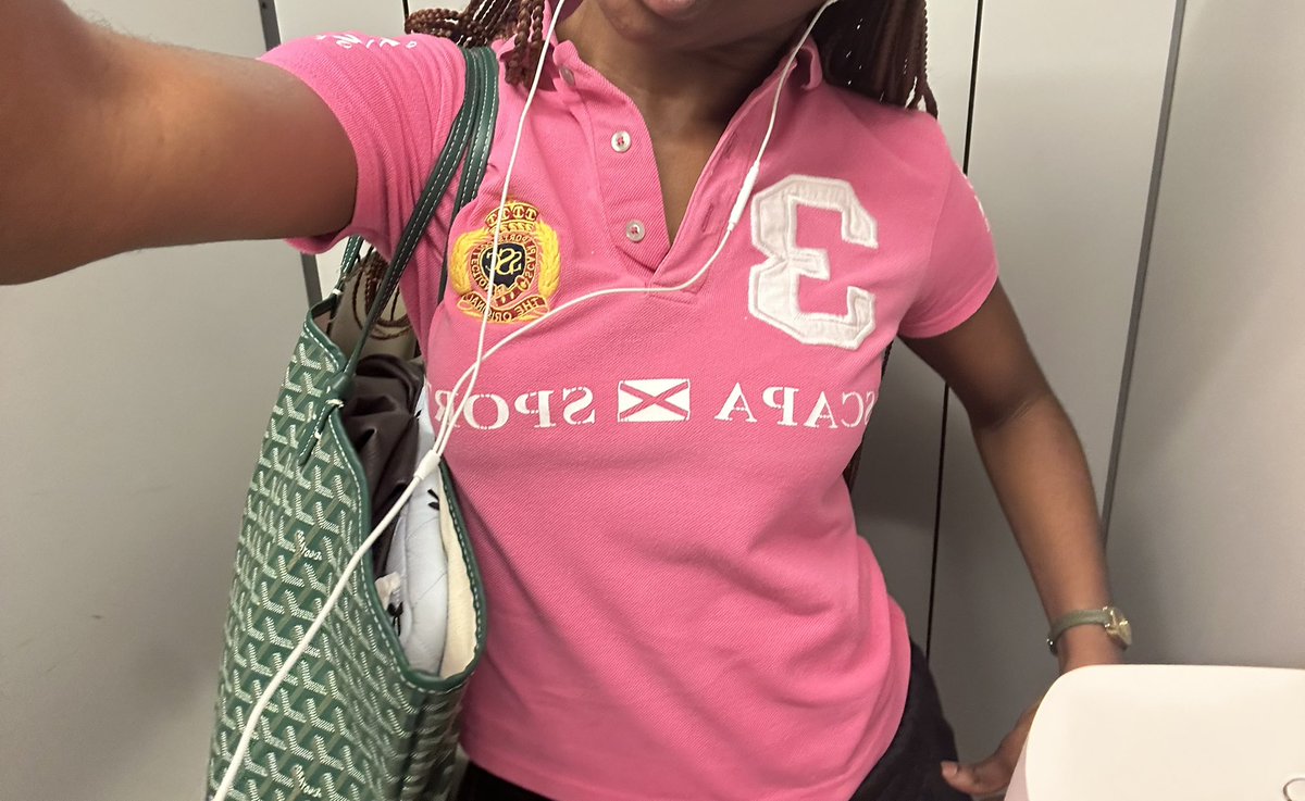 eyekonology's tweet photo. Attempt 2 #moothunt
- Looking for funny and interactive moots
- #multistantwt, #coertwt, #shottietwt, #eyekontwt
- THE martinist 🤩🙌🏾
- I’m funny and silly asllll
- LOVE FASHION 👕 https://t.co/S6y3210Aqp
