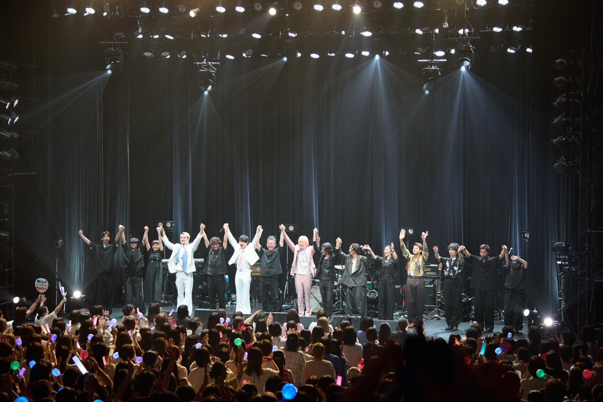 JPMAJAZZ's tweet photo. 『THE UNITY – SUPER VOICES –』 9️⃣ Finale

4組のアーティスト、ミュージシャン、コーラス、ダンサー
 そして、会場いっぱいのお客様。
たくさんの笑顔と拍手に包まれ、 ステージと客席が一つになった感動のフィナーレ🩷

いつまでも心に残る大切な思い出となりました。

ありがとうございました。 https://t.co/pCklEy7AVs