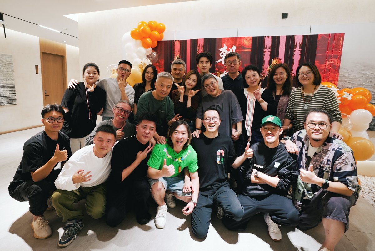 AngelaVChaparro's tweet photo. Just finished an epic all-nighter episode of Keep Running in the green room—team pranks, silly missions and nonstop laughs make this my favorite weekly vibe! #ChineseVarietyShow #RealityFun https://t.co/evmTTu777p