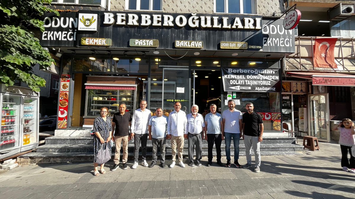 ImdatKamac's tweet photo. Cebeci Mahallemizde esnafımızı ziyaret ederek Cumhurbaşkanımız Sayın Recep Tayyip Erdoğan'ın selamlarını ilettik, hayırlı ve bereketli kazançlar temennisinde bulunduk.

Samimi sohbetleri, sıcak karşılamaları ve gönülden misafirperverlikleri için tüm esnafımıza teşekkür ediyor; işlerinde bol ve bereketli kazançlar diliyorum.

#HerHikayesiyleSultangazi 

@abdullahozdemir
@avadursun