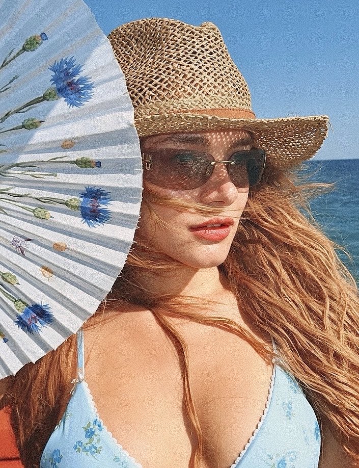 ruygecemi1's tweet photo. HOT SUMMER GIRL https://t.co/RT3TwrOEdH