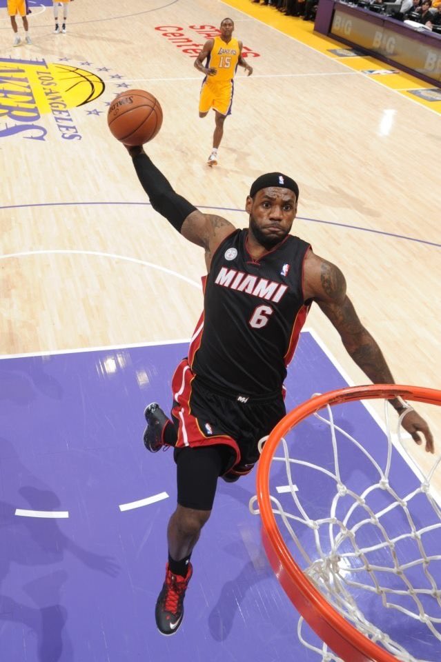 LBJLand's tweet photo. Sometimes u have to tap back into your inner darkness @KingJames https://t.co/zLy3hCt7bA