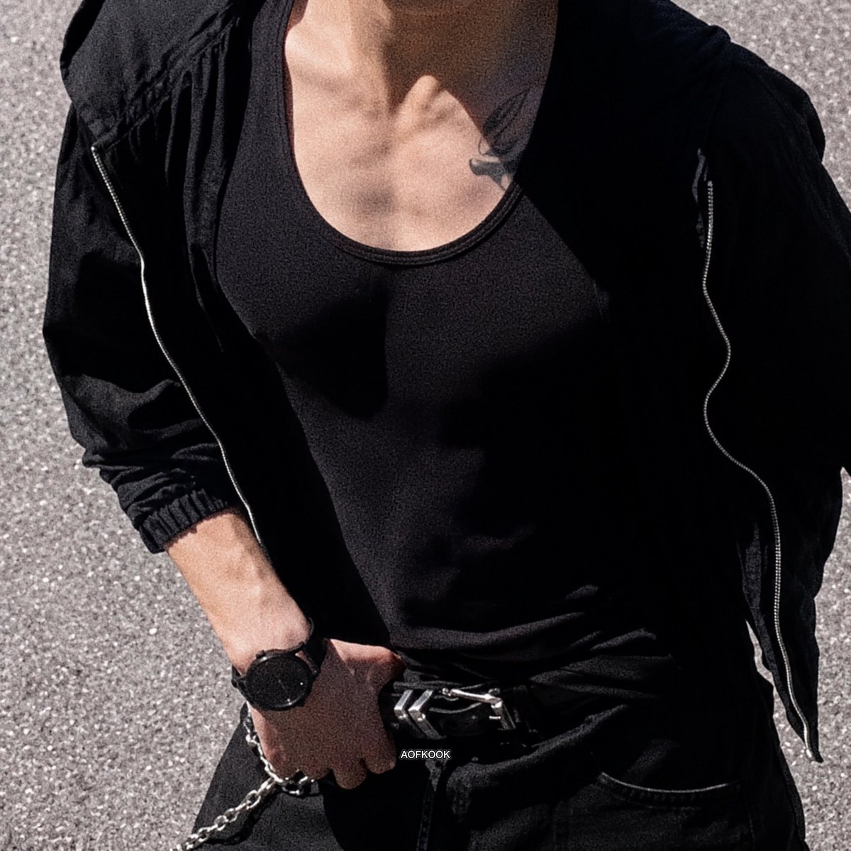archivesofkook's tweet photo. JUNGKOOK WITH HIS CHEST EXPOSED https://t.co/rSVNaJfjLh