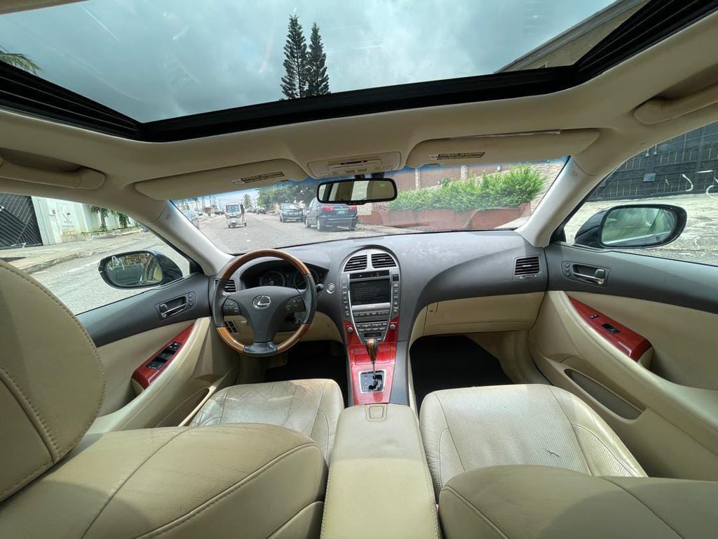 oluwamedina's tweet photo. UPDATE 📌 UPDATE 📌 UPDATE 📌

Toks 2007 ES350 accident free with 2025 duty fully paid, everything working perfectly ✅

 Price:.9.8M net 

Delivery Nationwide 

  Lagos Mainland.

Only serious buyers should DM- 08078539851…

Kindly repost my clients might be on your timeline. https://t.co/isvavXP9Cn