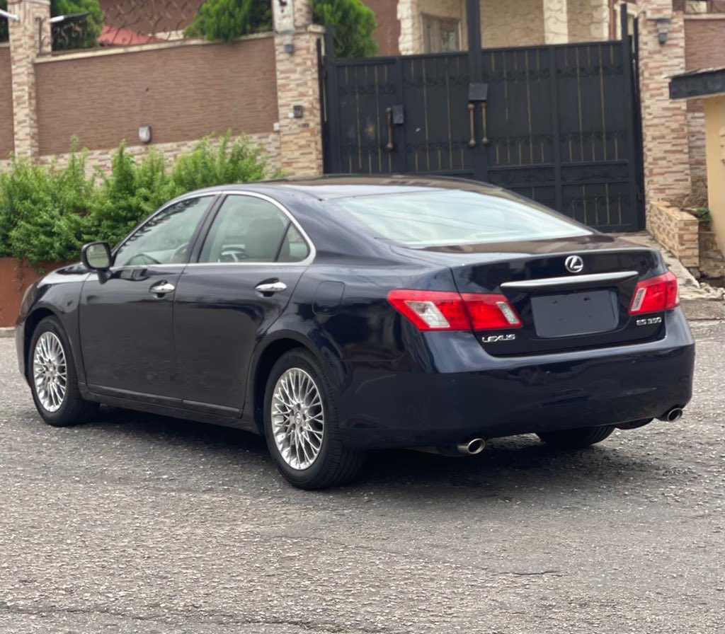 oluwamedina's tweet photo. UPDATE 📌 UPDATE 📌 UPDATE 📌

Toks 2007 ES350 accident free with 2025 duty fully paid, everything working perfectly ✅

 Price:.9.8M net 

Delivery Nationwide 

  Lagos Mainland.

Only serious buyers should DM- 08078539851…

Kindly repost my clients might be on your timeline. https://t.co/isvavXP9Cn