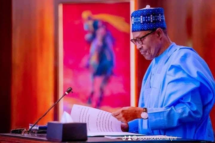 Abdulhamid_nt's tweet photo. @Im_BuhariJnr_ @FatihaMOHAMME19 SAI BABA BUHARI!!! https://t.co/gMtunTbwxg