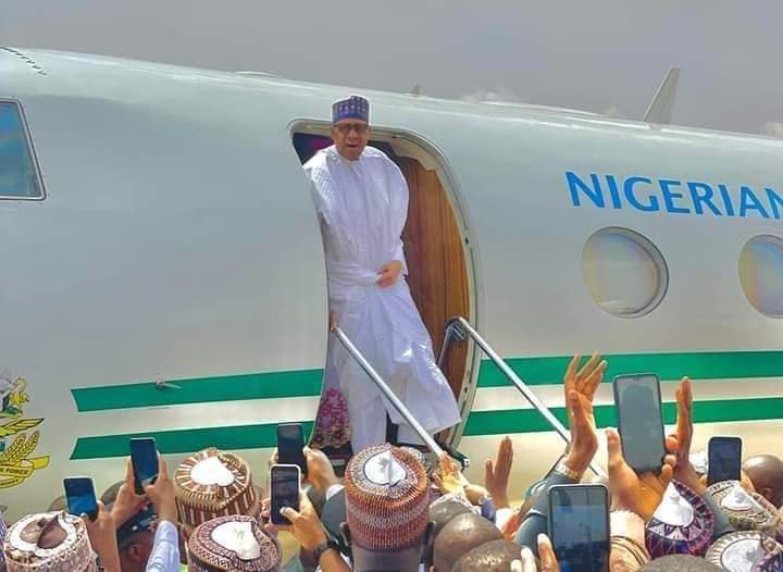 Abdulhamid_nt's tweet photo. @Im_BuhariJnr_ @FatihaMOHAMME19 SAI BABA BUHARI!!! https://t.co/gMtunTbwxg