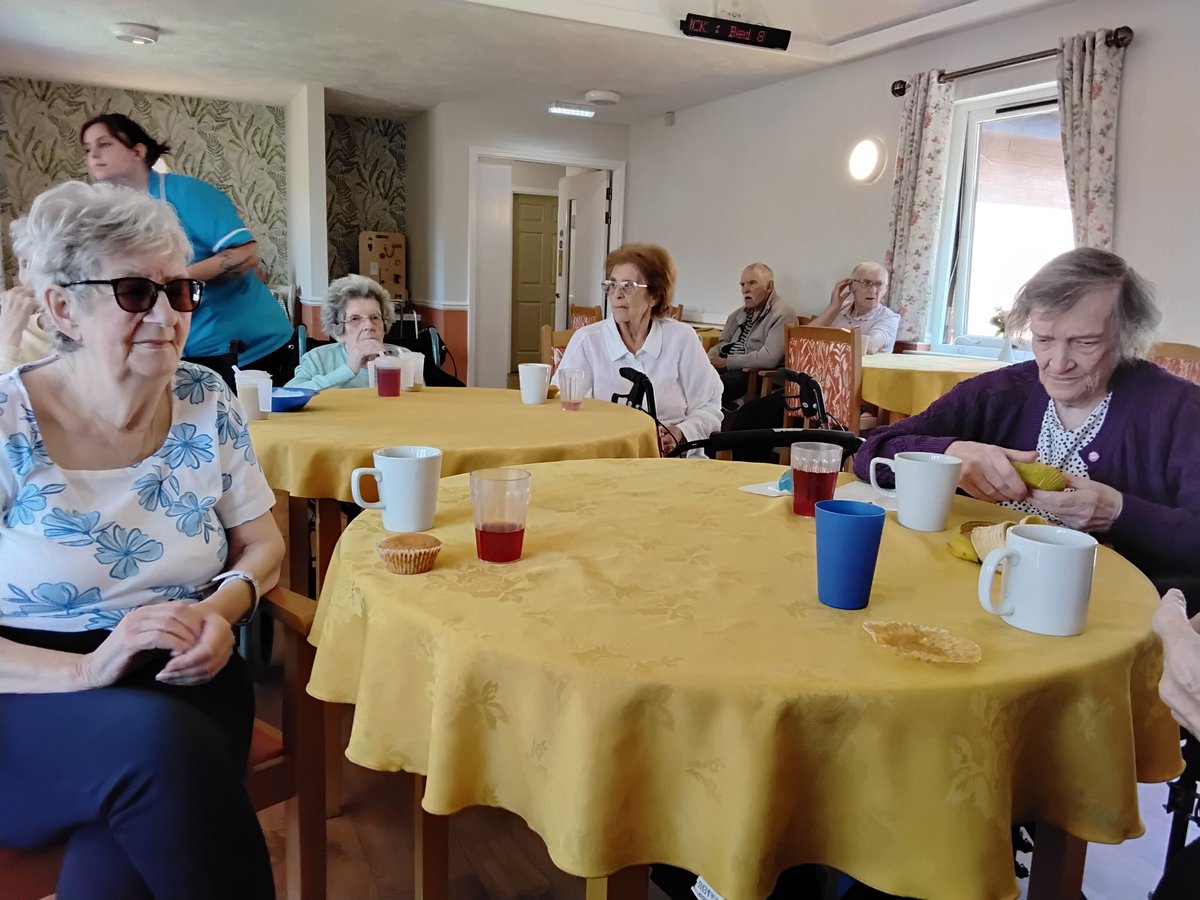 RedHouse44's tweet photo. A lovey afternoon with residents enjoying playing higher or lower watching dance crazes of the 1950s and 1960s enjoyed finishing off with a sing along  #hicaactivities #bridlington #carehome https://t.co/9PqA8j4XxU