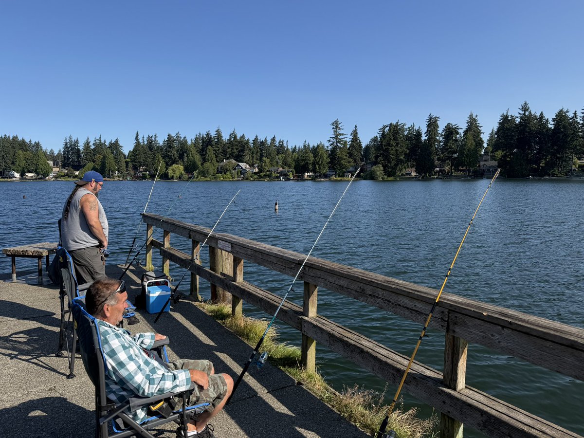 BlueBerryYum253's tweet photo. Oh yeah, fishing time!!! 🤙🎣 https://t.co/WsRImLIKfs
