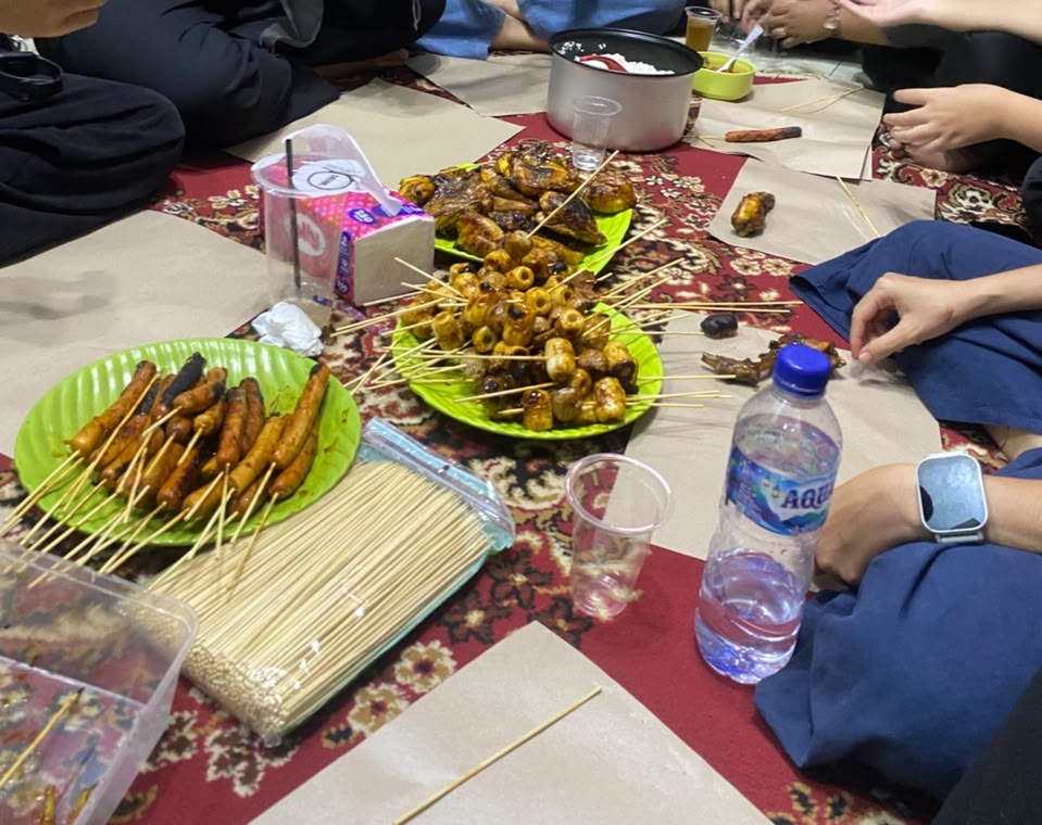 gitalris's tweet photo. YUM YUMM jgn salfok sm yg gosong plzzz https://t.co/iKOGgAmuFQ