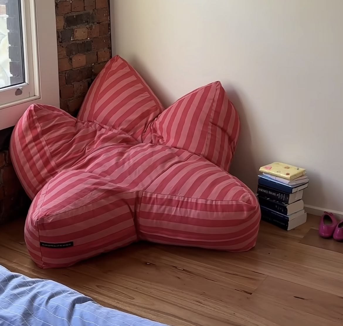 lavieestbelIe's tweet photo. This looks so comfy https://t.co/ChjlYO2OZY