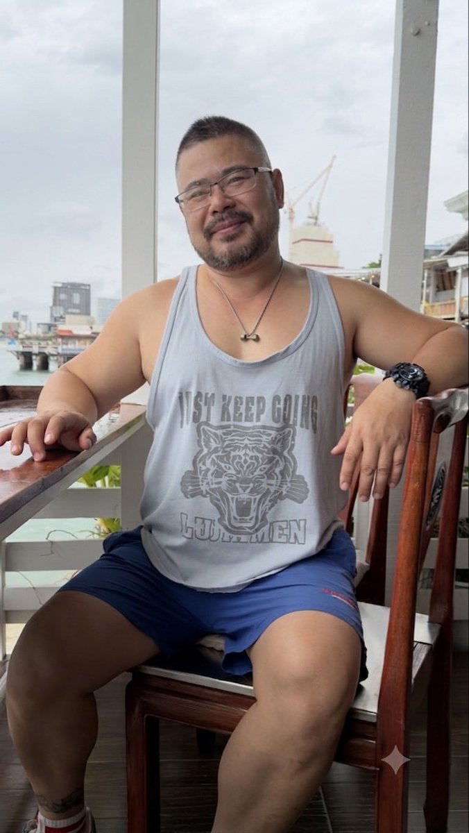 Ouyangqs's tweet photo. Get coffee at that trendy cafe in Pattaya https://t.co/Nq2pI1g3s8