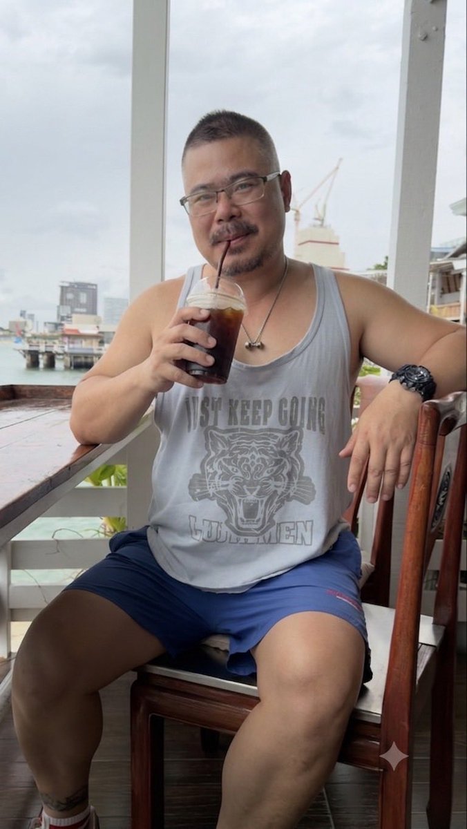 Ouyangqs's tweet photo. Get coffee at that trendy cafe in Pattaya https://t.co/Nq2pI1g3s8