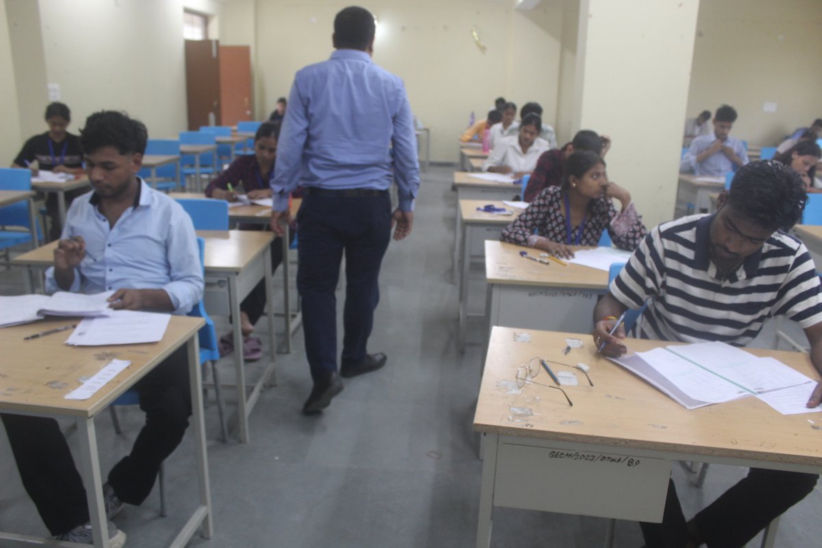 GEC_Madhubani's tweet photo. Glimpses of the 4th Day of the 2nd Semester Examination 2026. 📚 #BEUexam

The examination concluded peacefully, smoothly, and with complete fairness.

@DSTTEBihar https://t.co/pzxRVaMZU2