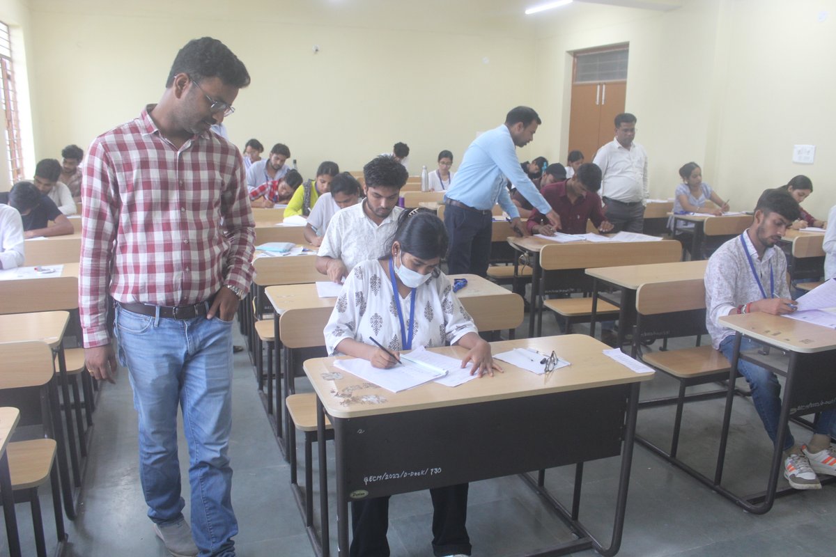 GEC_Madhubani's tweet photo. Glimpses of the 4th Day of the 2nd Semester Examination 2026. 📚 #BEUexam

The examination concluded peacefully, smoothly, and with complete fairness.

@DSTTEBihar https://t.co/pzxRVaMZU2