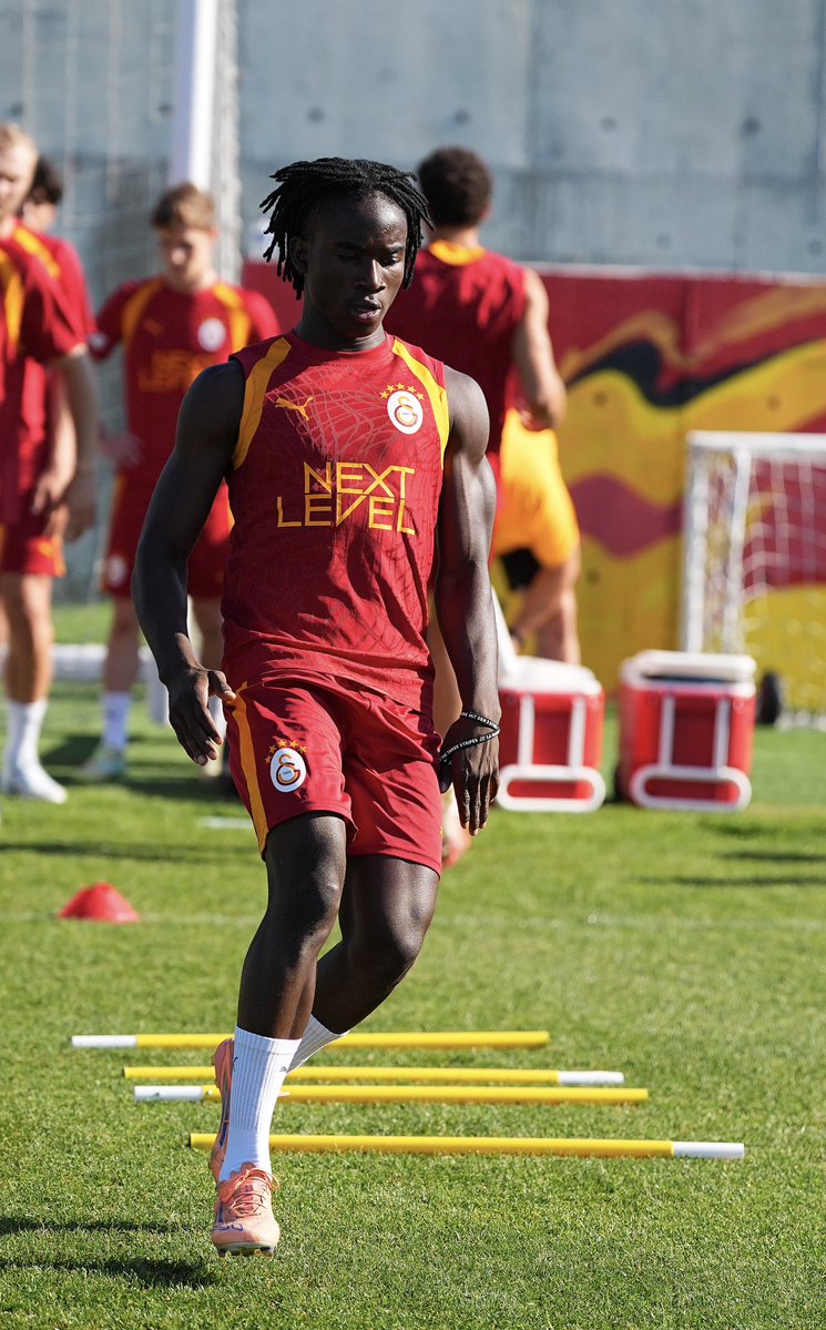 GalatasaraySK's tweet photo. 📸 Galatasarayımız günü çift antrenmanla tamamladı. ✅ https://t.co/llbsNDKmjy