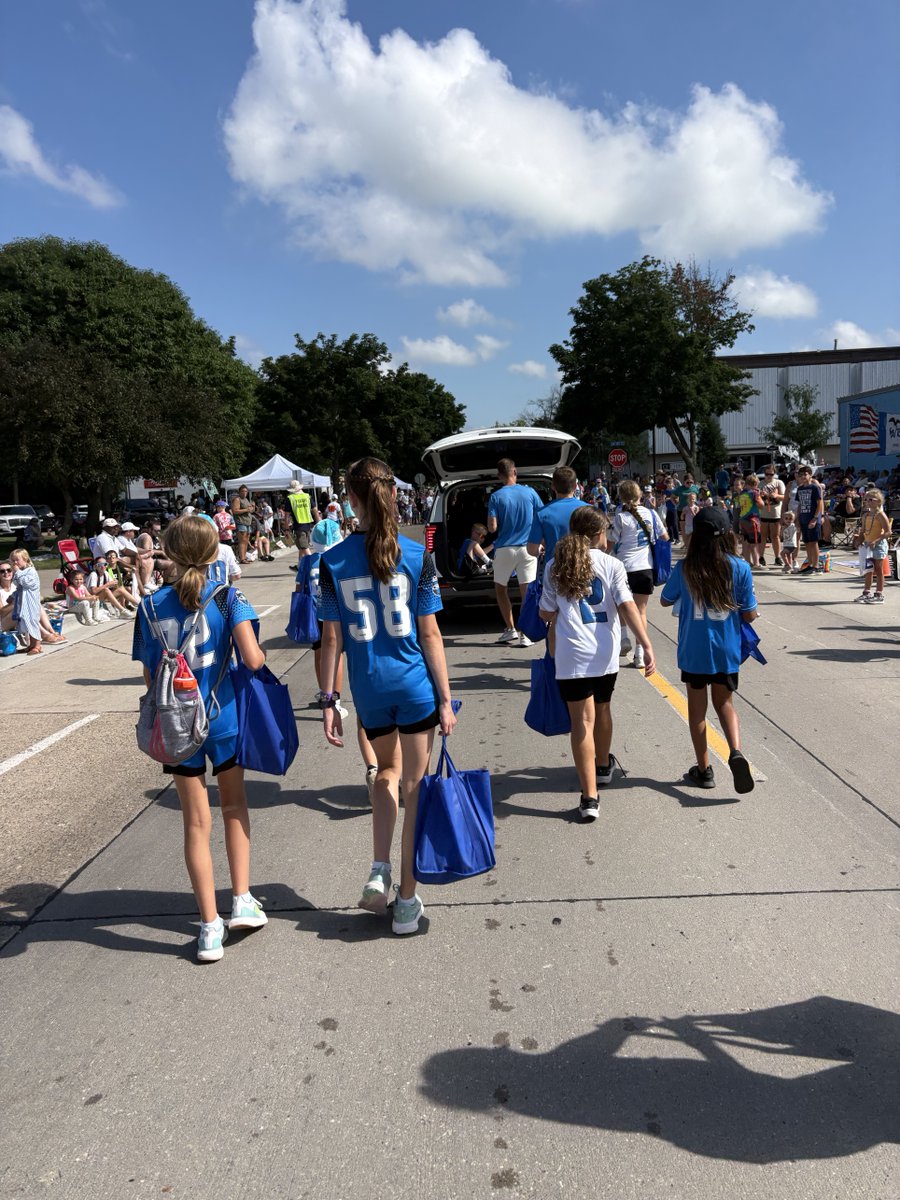 IowaRush's tweet photo. We had a blast walking in the Summerfest Parade on Saturday! Thanks to everyone who represented Iowa Rush &amp; VSA Rush! We loved seeing familiar faces along the route 😊 ⚽

#AnkenySummerfest https://t.co/3JggnZ2Twp