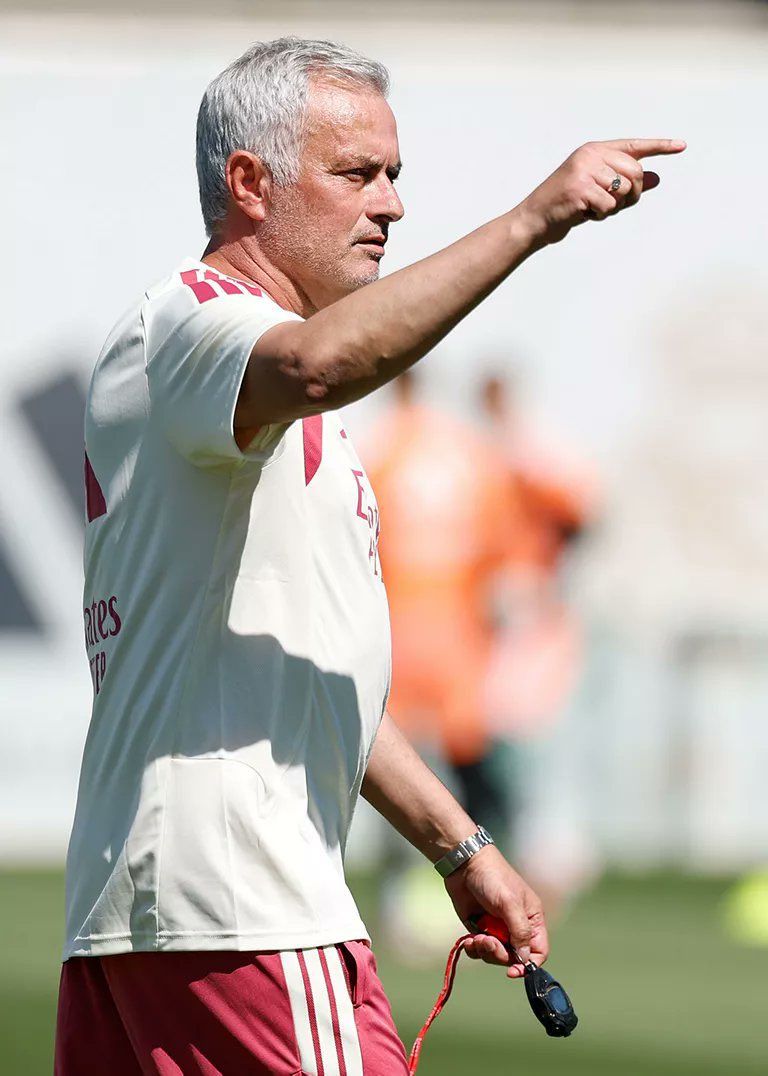 MourinhoPics's tweet photo. Jose Mourinho is back! 😍 https://t.co/Pbz80cIZBE