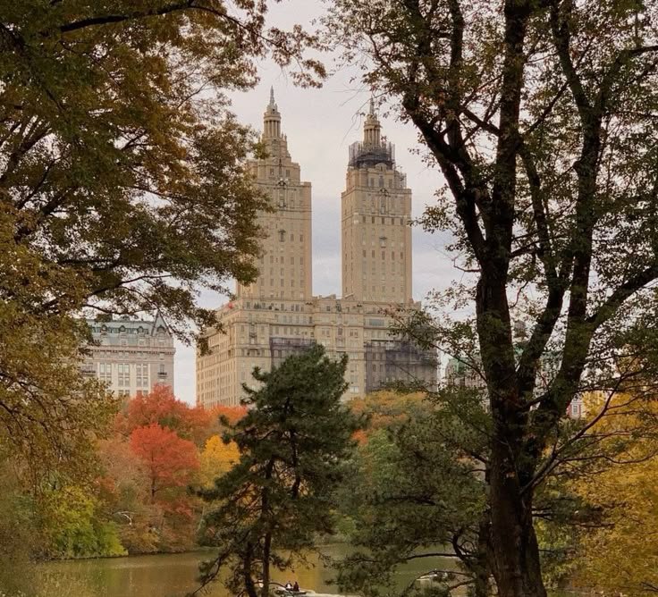talya9646171863's tweet photo. Autumn in nyc🍂☔ https://t.co/AC3yxG5pBH