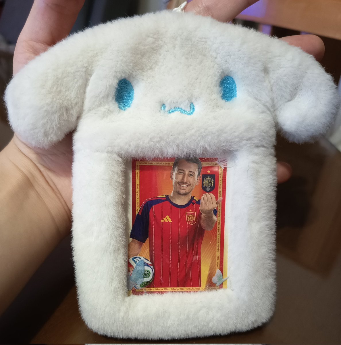 hopefullyawake's tweet photo. chicas!! mirad qué pull más buena he sacado 🥺 preparada con mi pc de oyarzabal oppa para mañana 🥰 fighting!! 🗣️ 
#oyarzabalexperiencia https://t.co/77kUB2YCq5