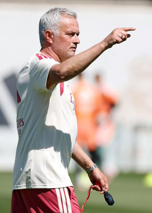 rmarecs's tweet photo. Jose Mourinho in his first training at #RealMadrid City https://t.co/gp7Rq36OET